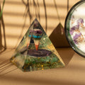 Pyramide d’Orgonite Moyenne 7 x 6 cm – Pendule – Pépites d’Aventurine Verte