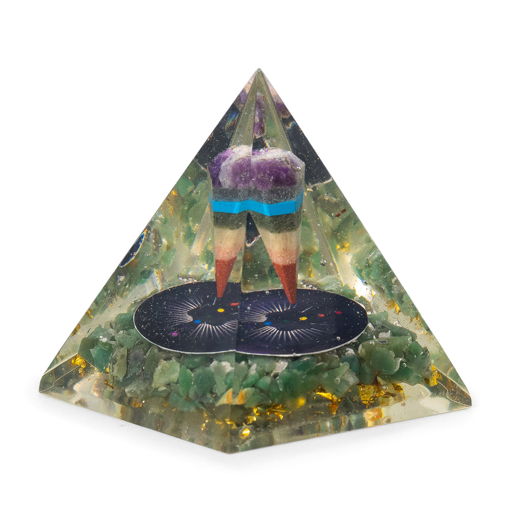 Pyramide d’Orgonite Moyenne 7 x 6 cm – Pendule – Pépites d’Aventurine Verte