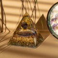 Pyramide d’Orgonite Moyenne 7 x 6 cm – Améthyste Enveloppée – Pépites de Cuivre