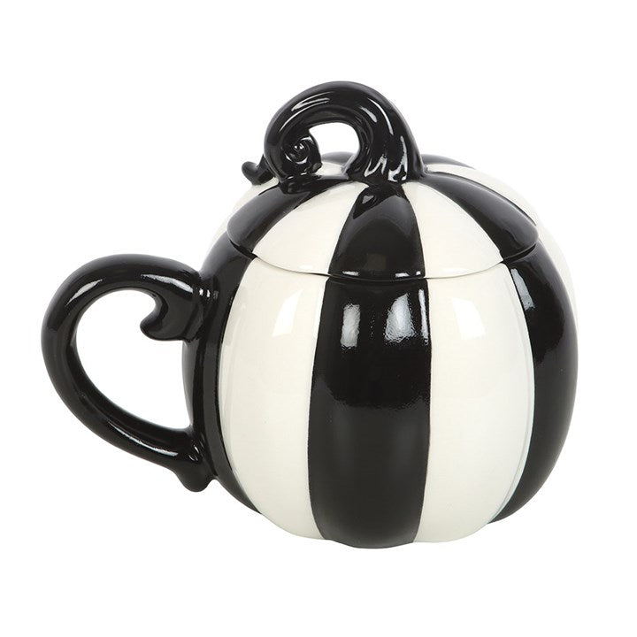 Tasse à couvercle avec motif de citrouilles rayées en noir et blanc