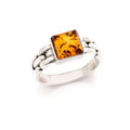 Chevalière carrée avec ambre cognac naturel carré, en argent rhodié 925