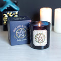 Bougie « Solstice Wreath » aux senteurs d'ambre fumé et de vanille