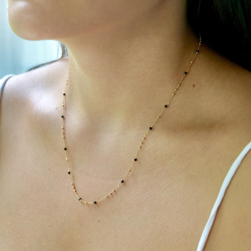 Collier avec spinelle noir naturel, en argent doré 925, longueur 42 + 3 cm