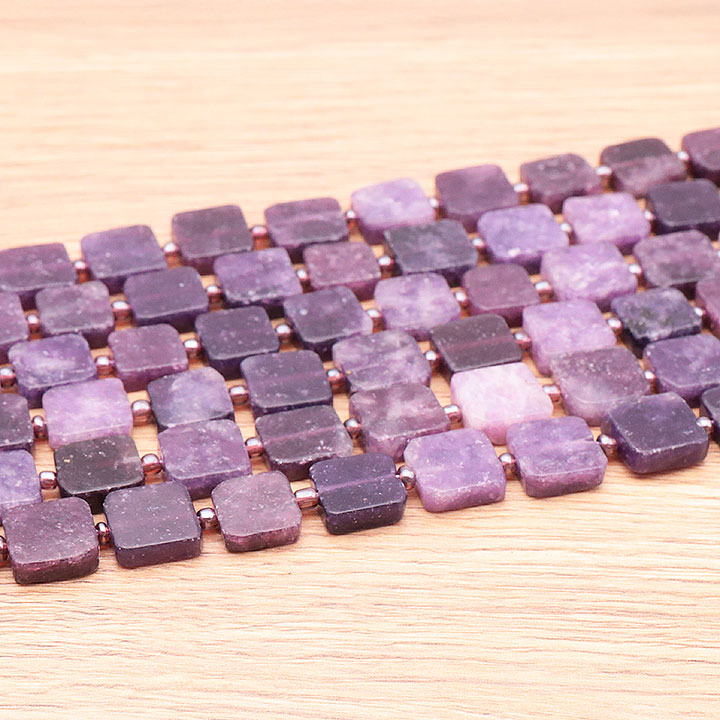 PERLES CARRÉES 12MM LÉPIDOLITE AA ( lot de 10 )