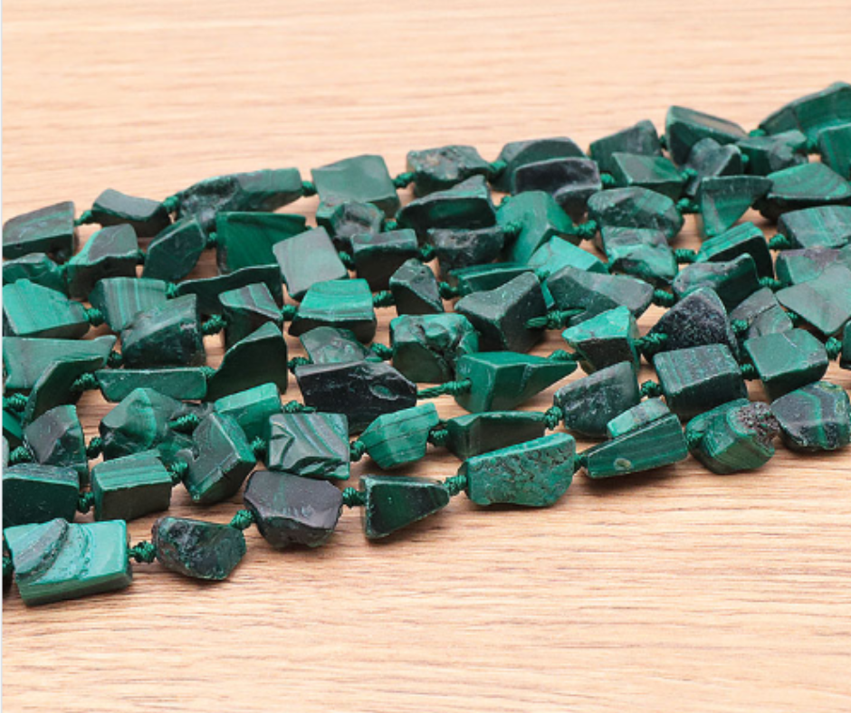 PERLES PIERRES BRUTES 06 X 14MM MALACHITE A ( lot de 10 )