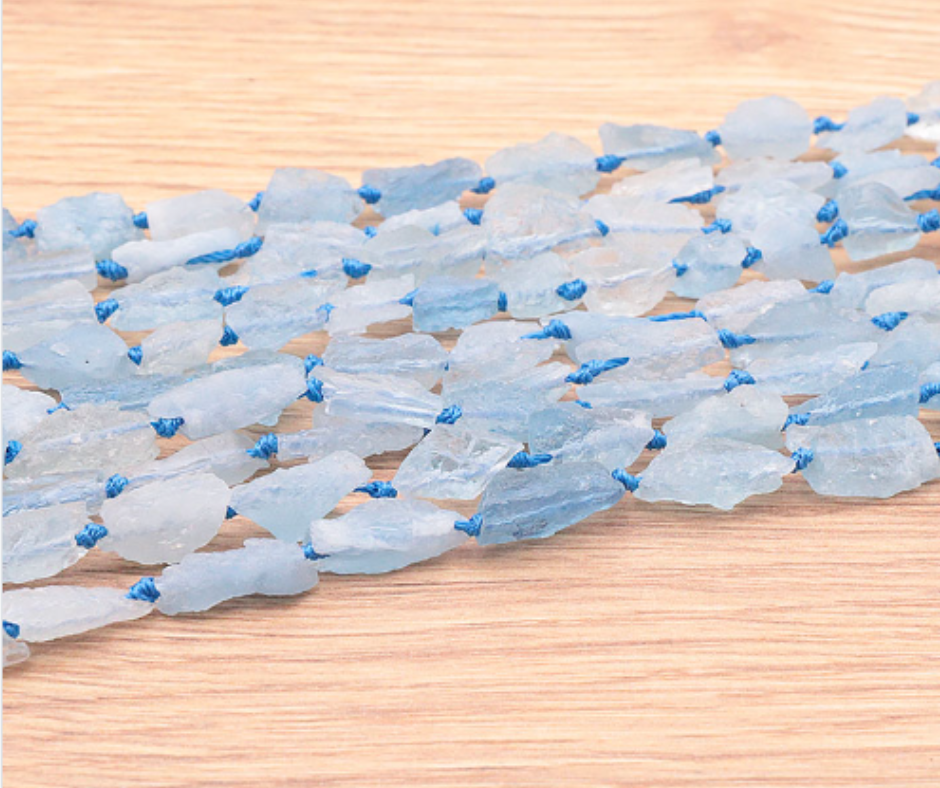 PERLES PIERRES BRUTES 06 X 14MM AIGUE MARINE NAMIBIE AA ( lot de 10 )