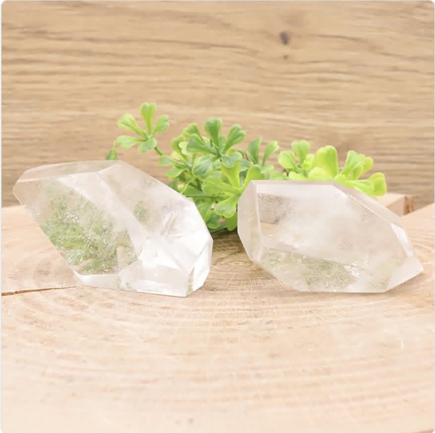 CRISTAUX TAILLÉS CRISTAL DE ROCHE AA 50 À 70G (1 PIÈCE)