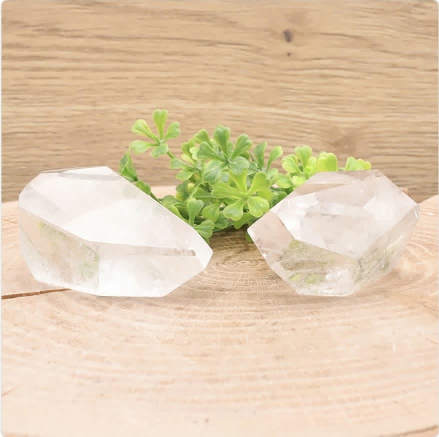 CRISTAUX TAILLÉS CRISTAL DE ROCHE AA 70 À 90G (1 PIÈCE)