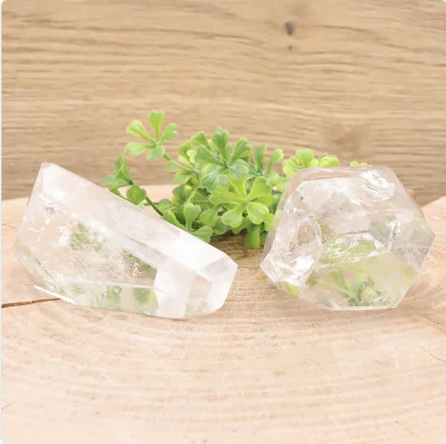 CRISTAUX TAILLÉS CRISTAL DE ROCHE AA 90 À 110G (1 PIÈCE)